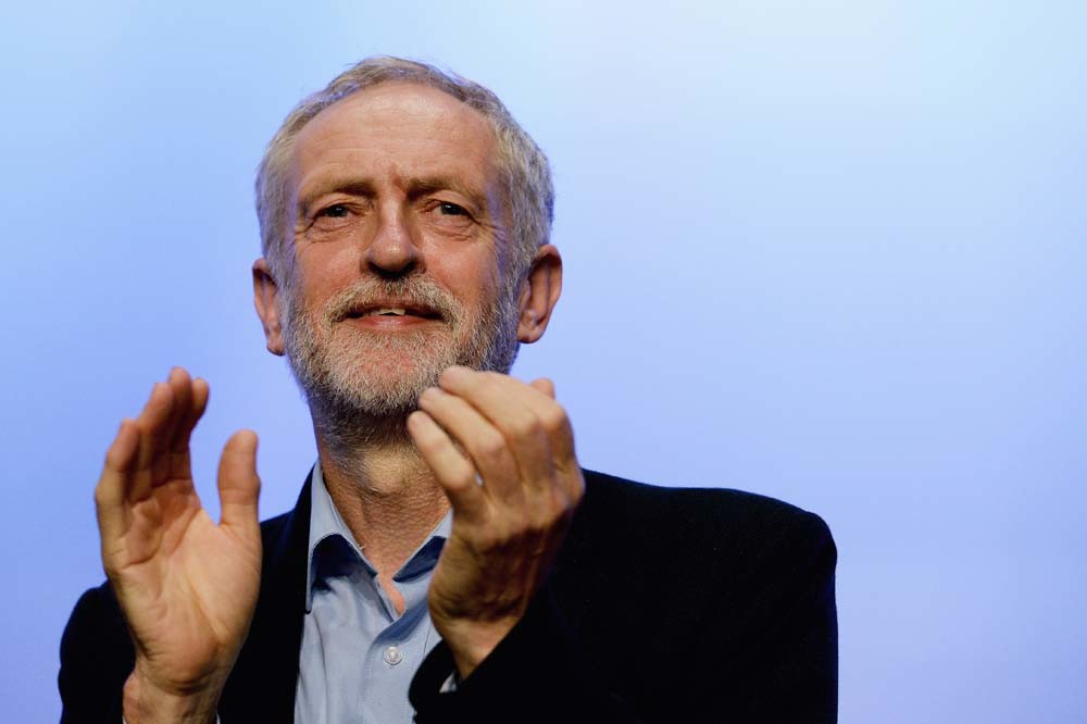 Overwinning Corbyn zet Labour op zijn kop