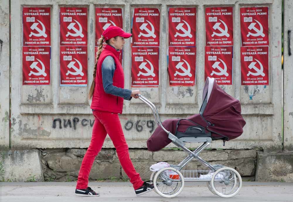 Grote zus Roemenië, adopteer ons! Grote zus Roemenië, adopteer ons!