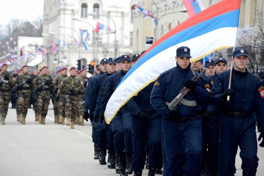 De volgelingen van Karadzic vieren feest