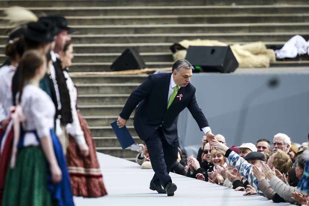 4 orban droomt van een gesloten staat