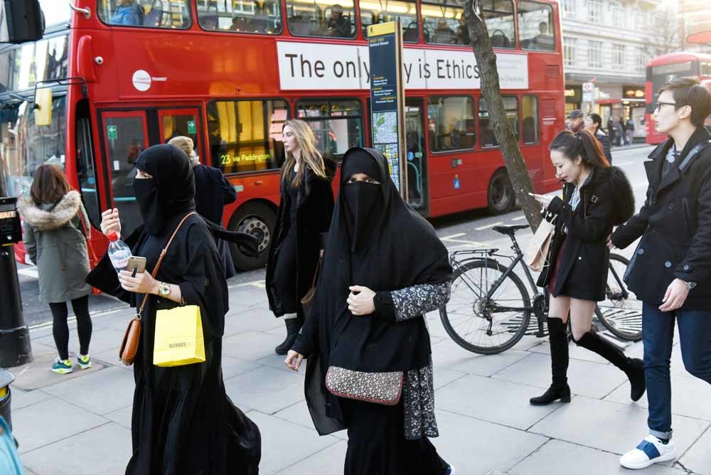 Vrouwen, ontsluiert u in het Westen