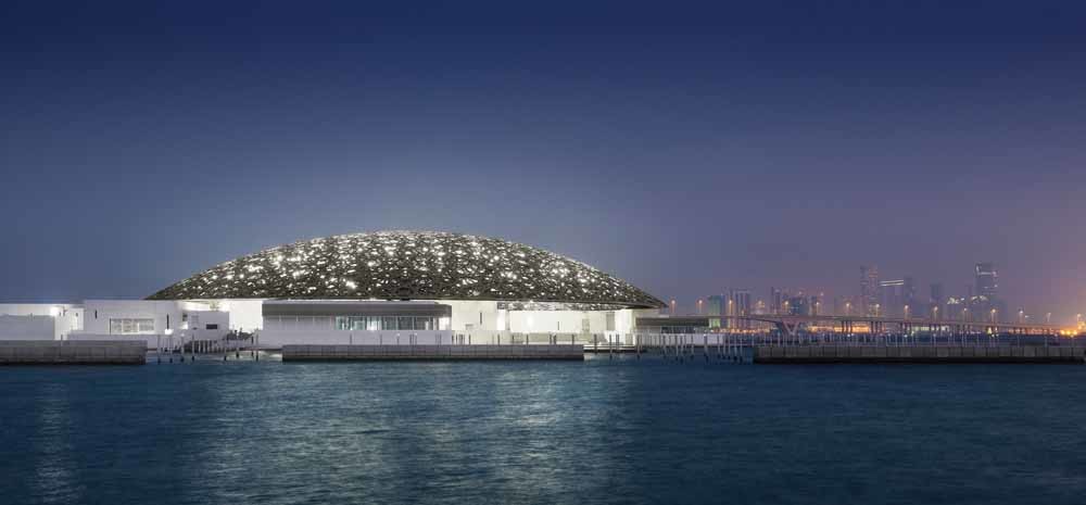 louvre abu dhabi toont universaliteit van de kunst
