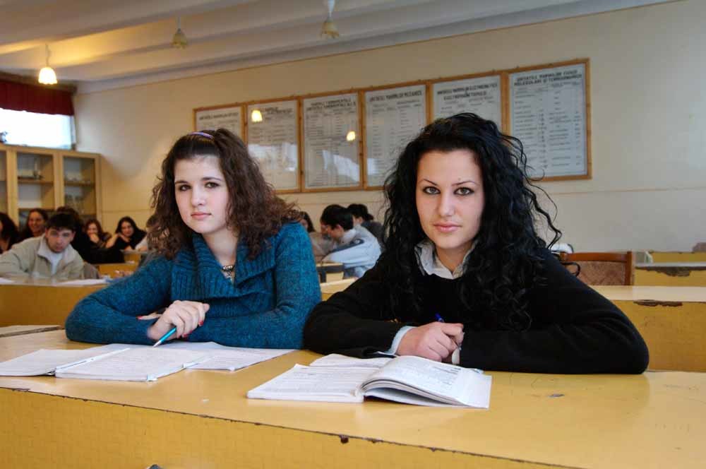 Roemeense kinderen verdienen beter Roemeense kinderen verdienen beter