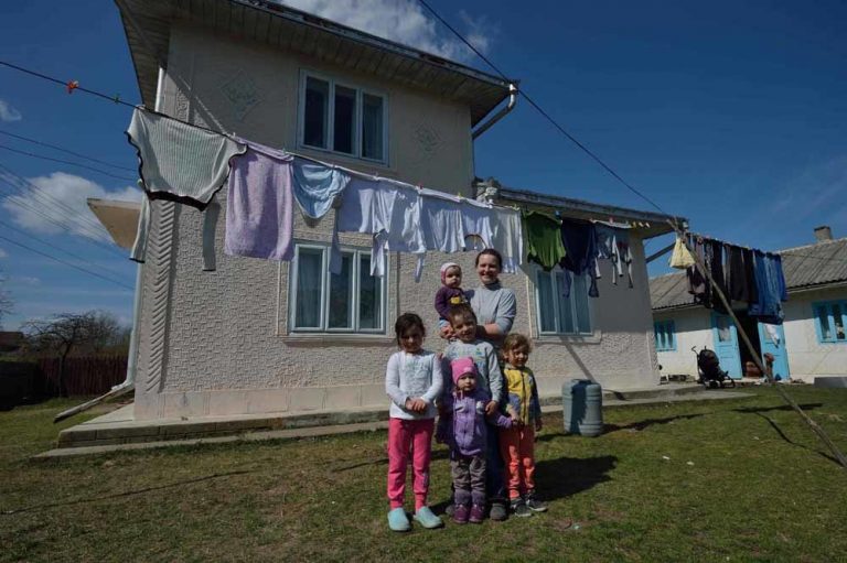Roemeens dorp biedt gratis woningen tegen ontvolking