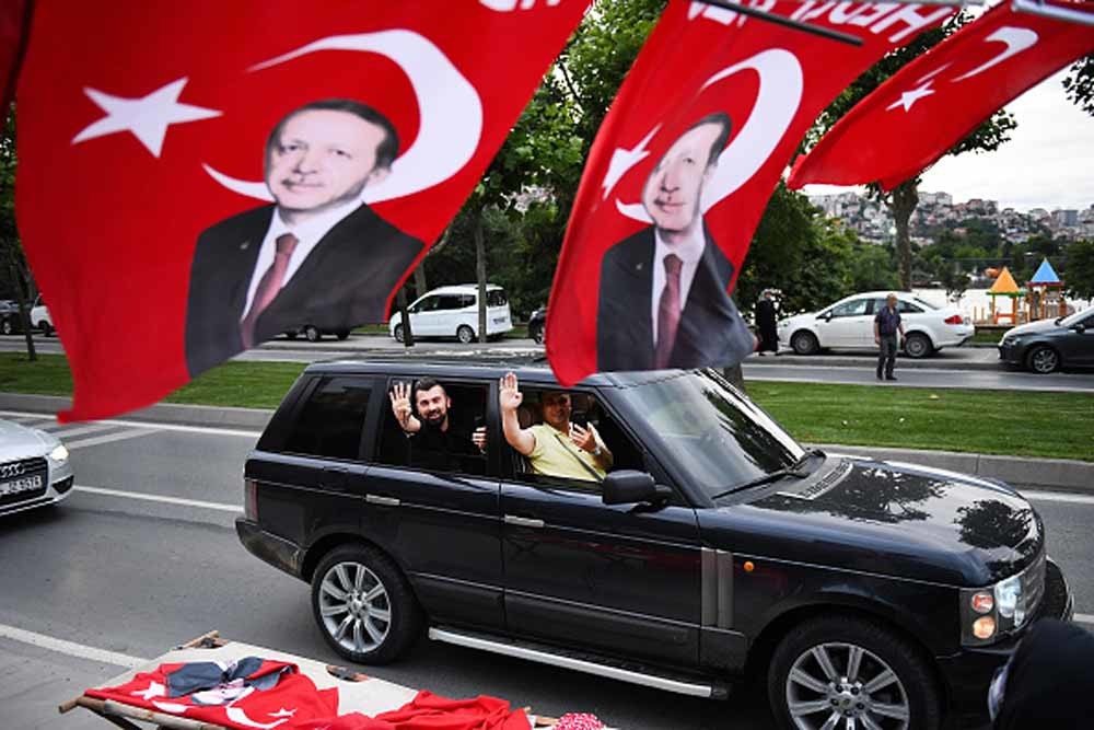2 turkse pers ondubbelzinnige zege