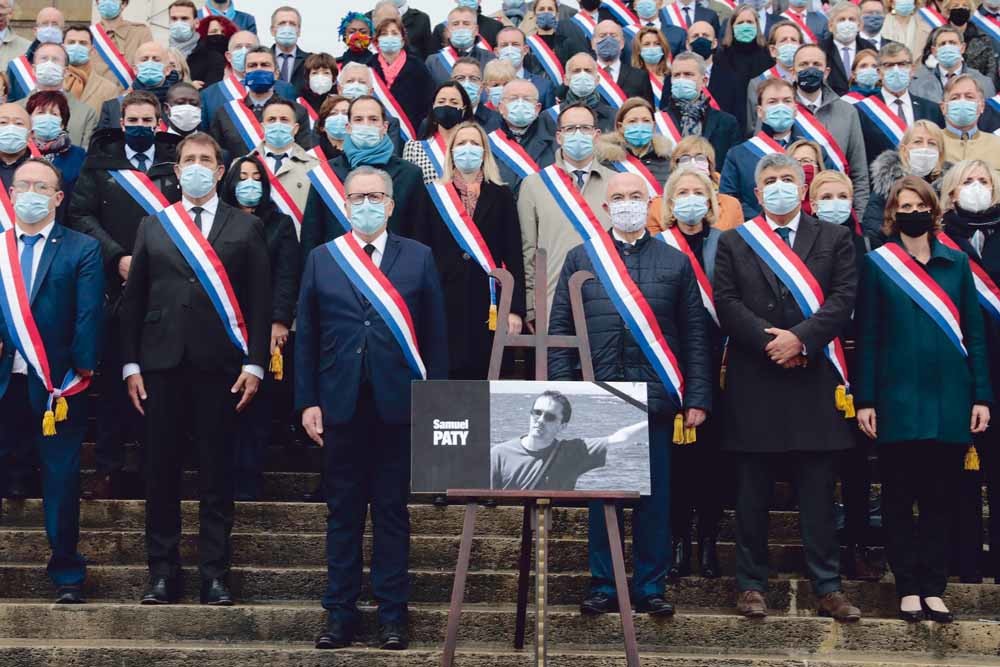 voeg de daad bij het woord meneer macron
