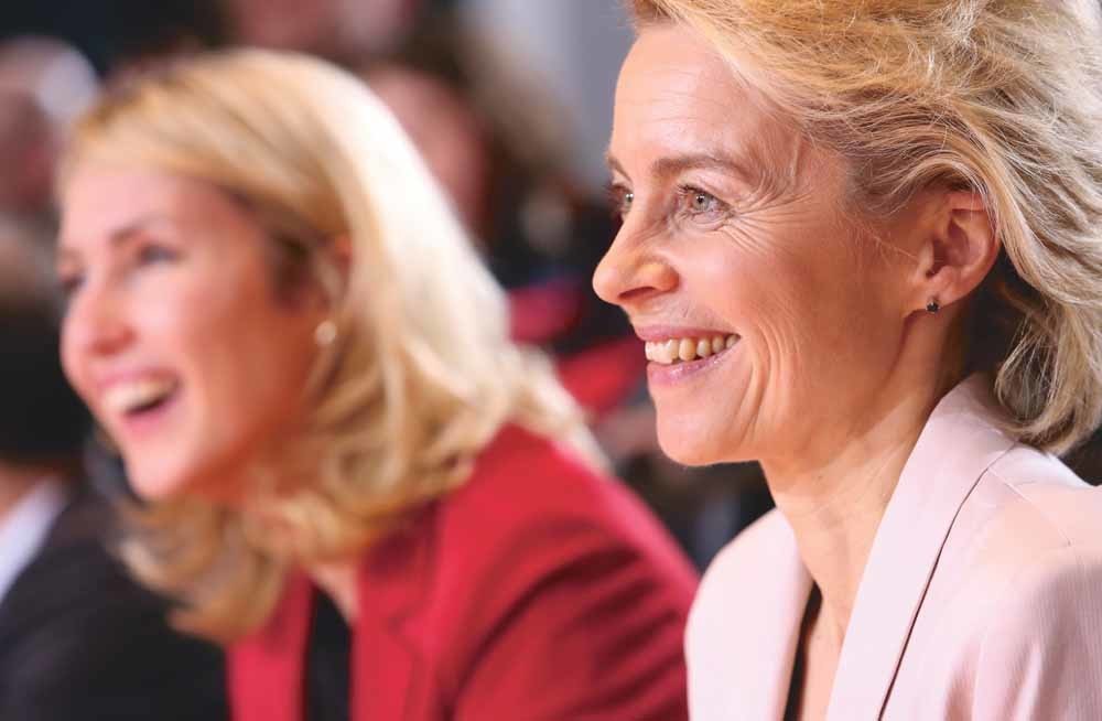 Wie gaat er schuil achter Mrs Europe? Wie gaat er schuil achter Mrs Europe?