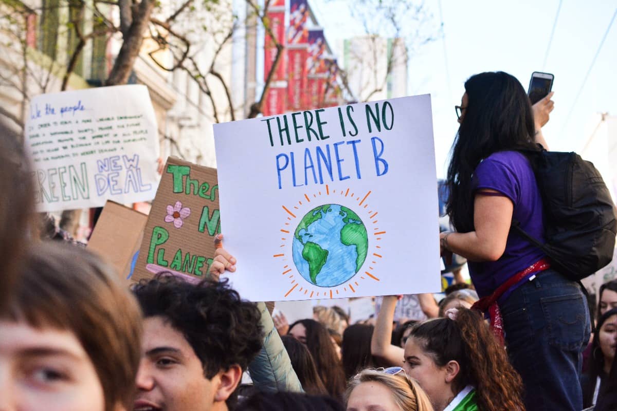 Rebecca Solnit roept op tot een hoopvolle klimaatrevolutie