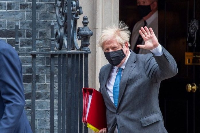 Boris Johnson wordt achtervolgd door schandalen. Maar zullen ze hem schaden?