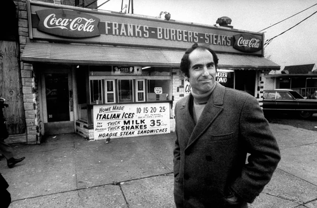 Philip Roth schreef het liefst over zichzelf. Wat blijft er dan nog over voor een biograaf?