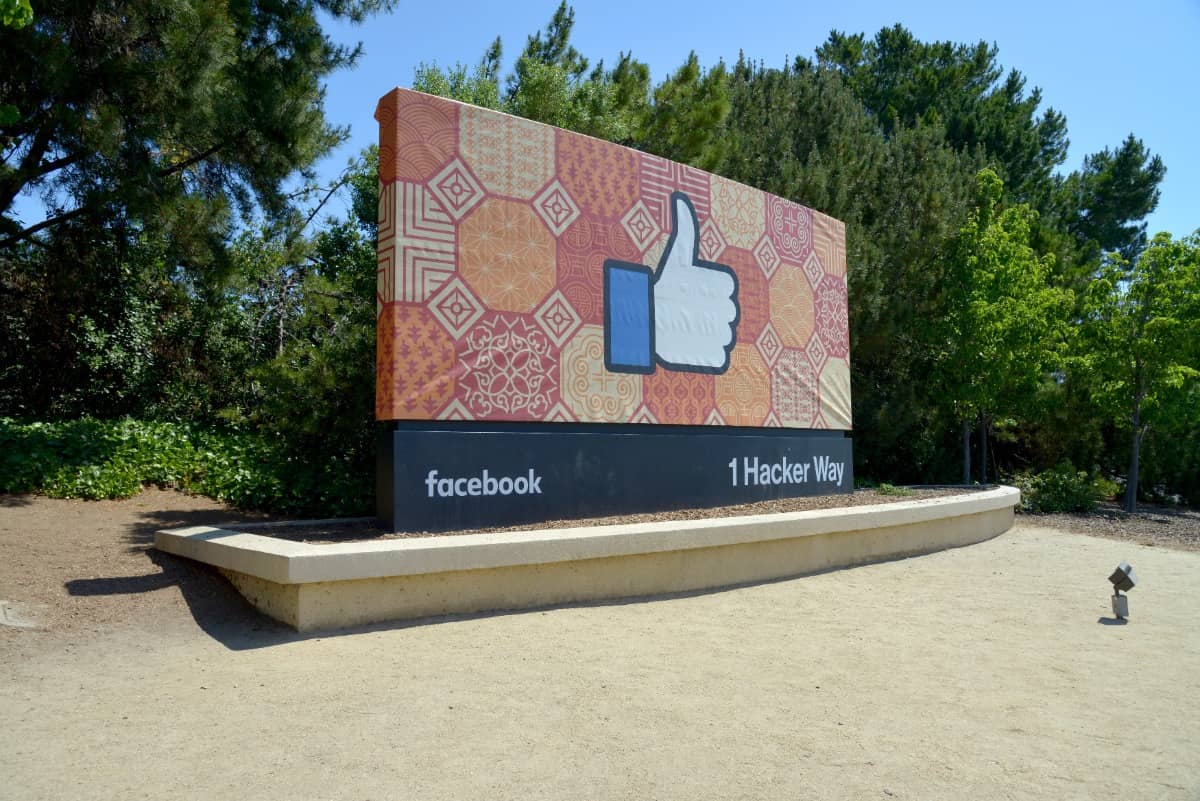 Welkom in Facebook- en Google-Stad & Meer greg bulla KItSIXhXFDY unsplash 1 1