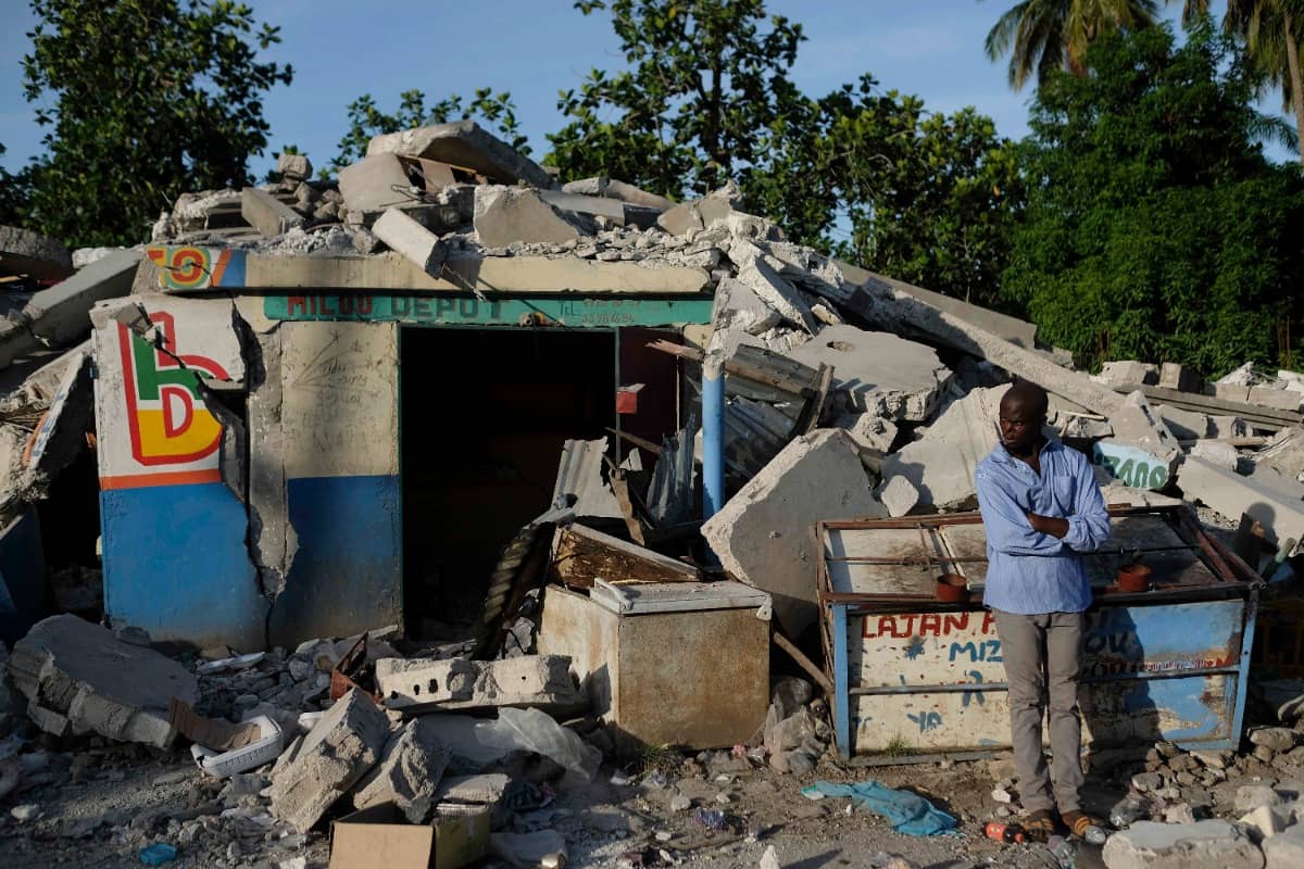 Haïtianen wachten nog op hulp | Mogelijk duizenden Duitsers geprikt met zoutoplossing