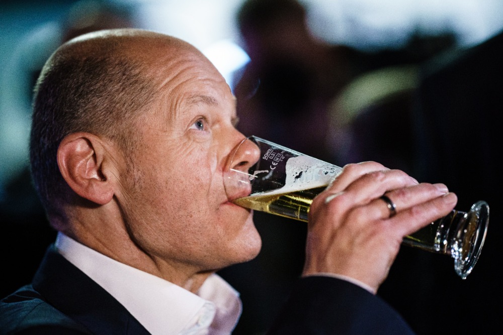 Duitse pers kiest Olaf Scholz als winnaar van ‘beslissend‘ debat | Geen poortjes in Venetië