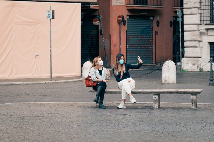 Willekeurige testen voor reizigers naar Italië