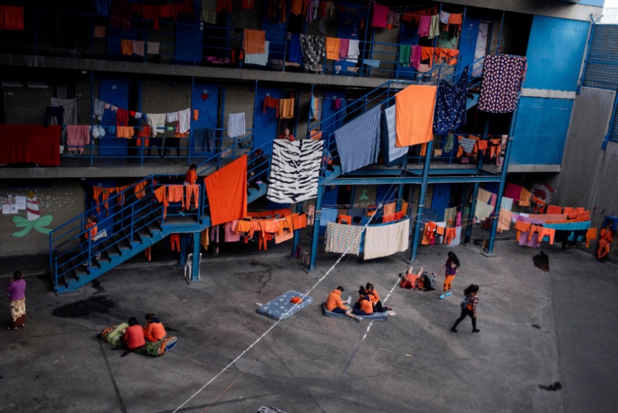 Ecuador laat 5000 gevangen vrij om overvolle gevangenissen te ontlasten