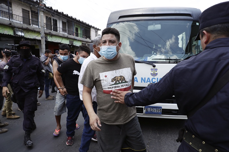 Zo schuift Nayib Bukele de mensenrechten in El Salvador aan de kant