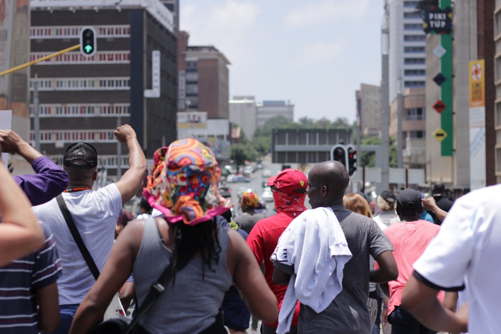 In Johannesburg moet je betalen om te mogen protesteren palesa KaDqgy2h eo unsplash 1