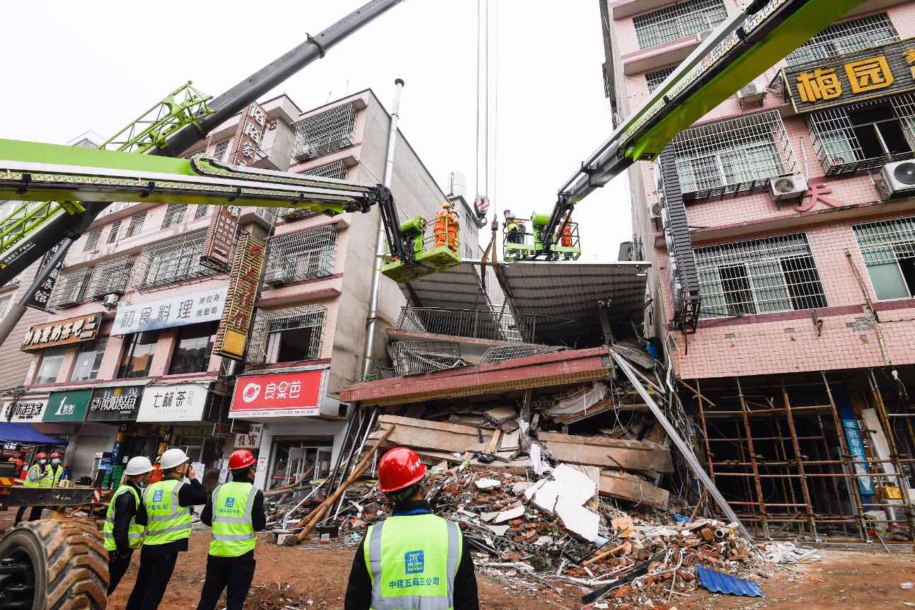 China: Meer dan 50 doden bij instorting woongebouw