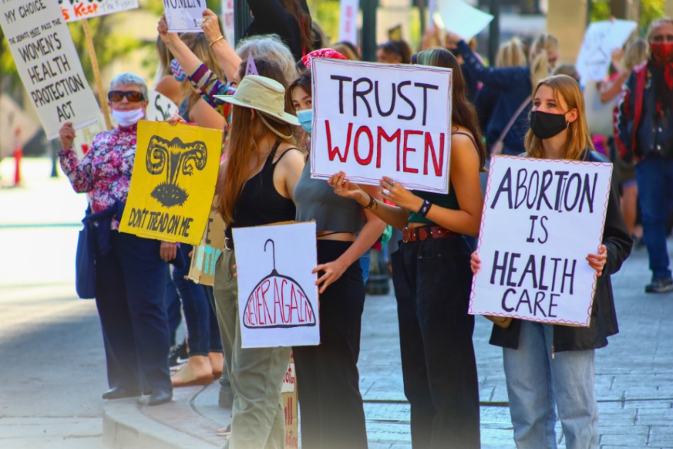VS: rechter blokkeert antiabortuswetgeving in Louisiana en Utah manny becerra b e1YM7Z99A unsplash 3