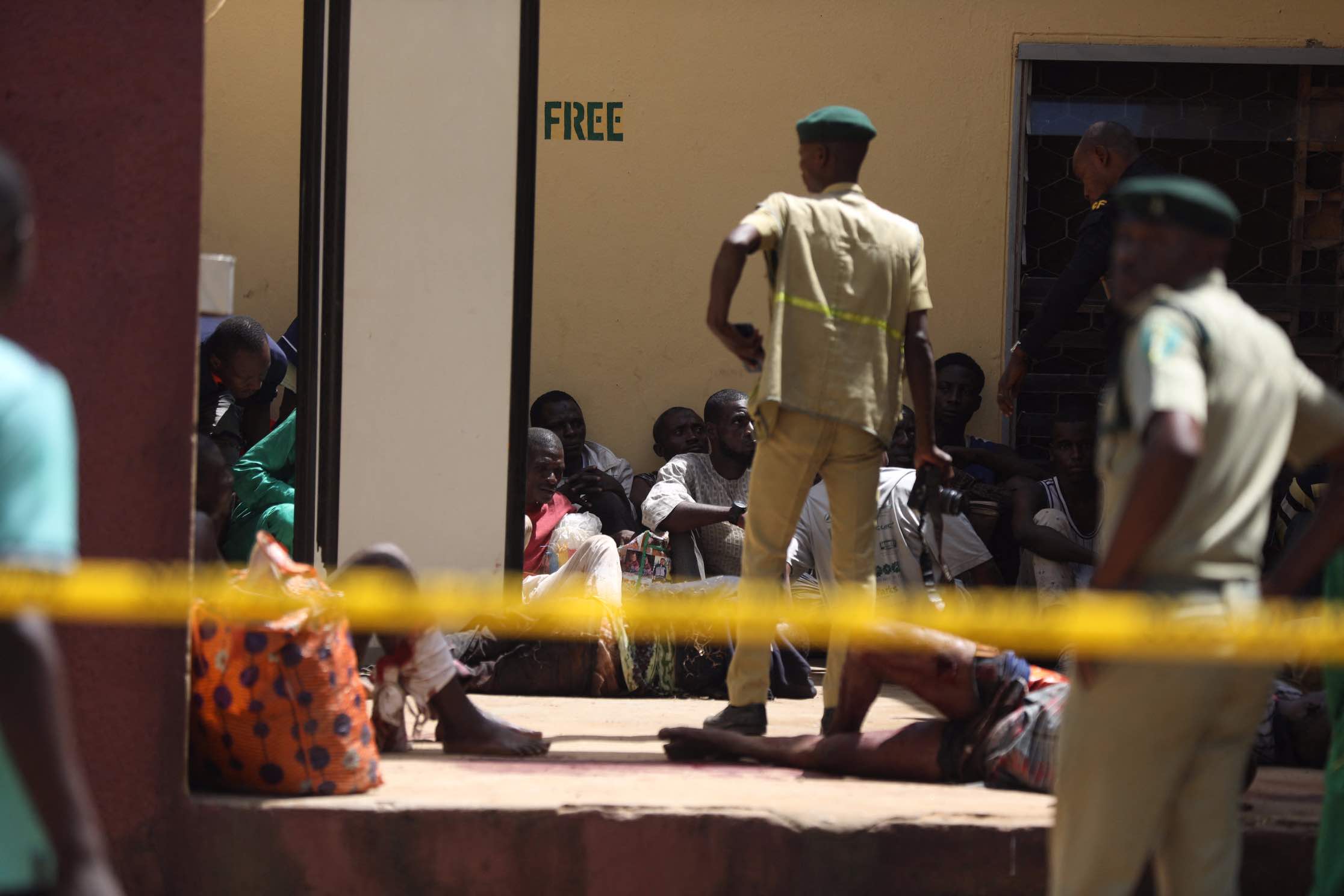 Nigeria: honderden gevangenen ontsnappen na gewapende aanval