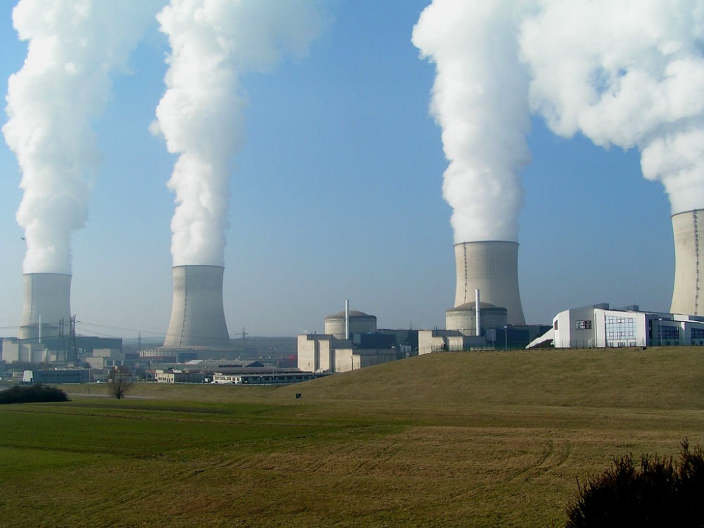 Frankrijk nationaliseert grootste elektriciteitsbedrijf