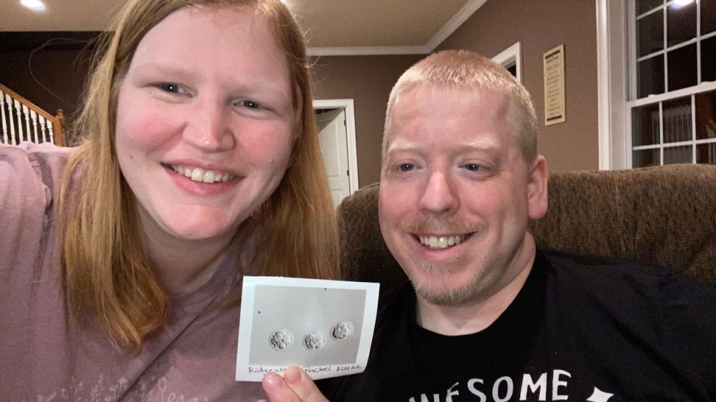 221119112545 04 twins 30 year old embryos