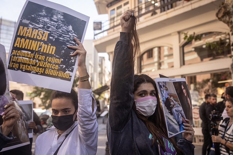 In Iran slaan verschillende sociale klassen hun handen ineen
