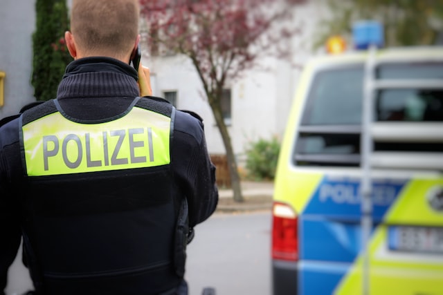 Duitse politie arresteert 25 mensen die een coup zouden hebben beraamd