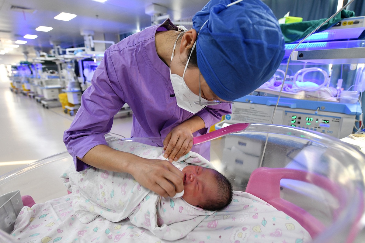 China wil dat stellen meer baby’s krijgen. Kan ivf uitkomst bieden?