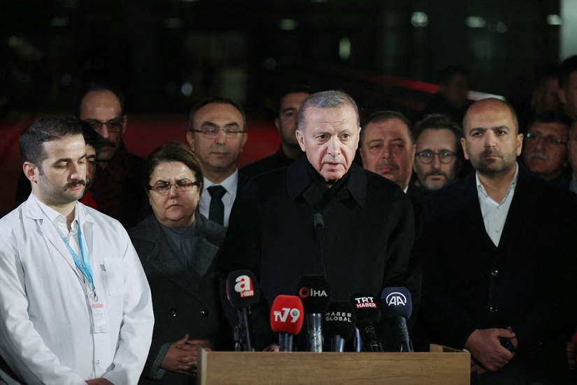Erdogan onder vuur wegens overheidsoptreden na aardbeving