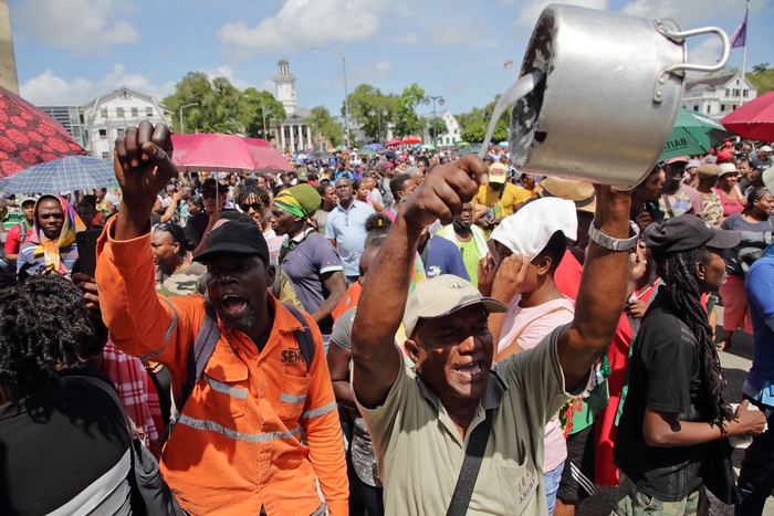 Suriname nog steeds in shock na bestorming van parlement