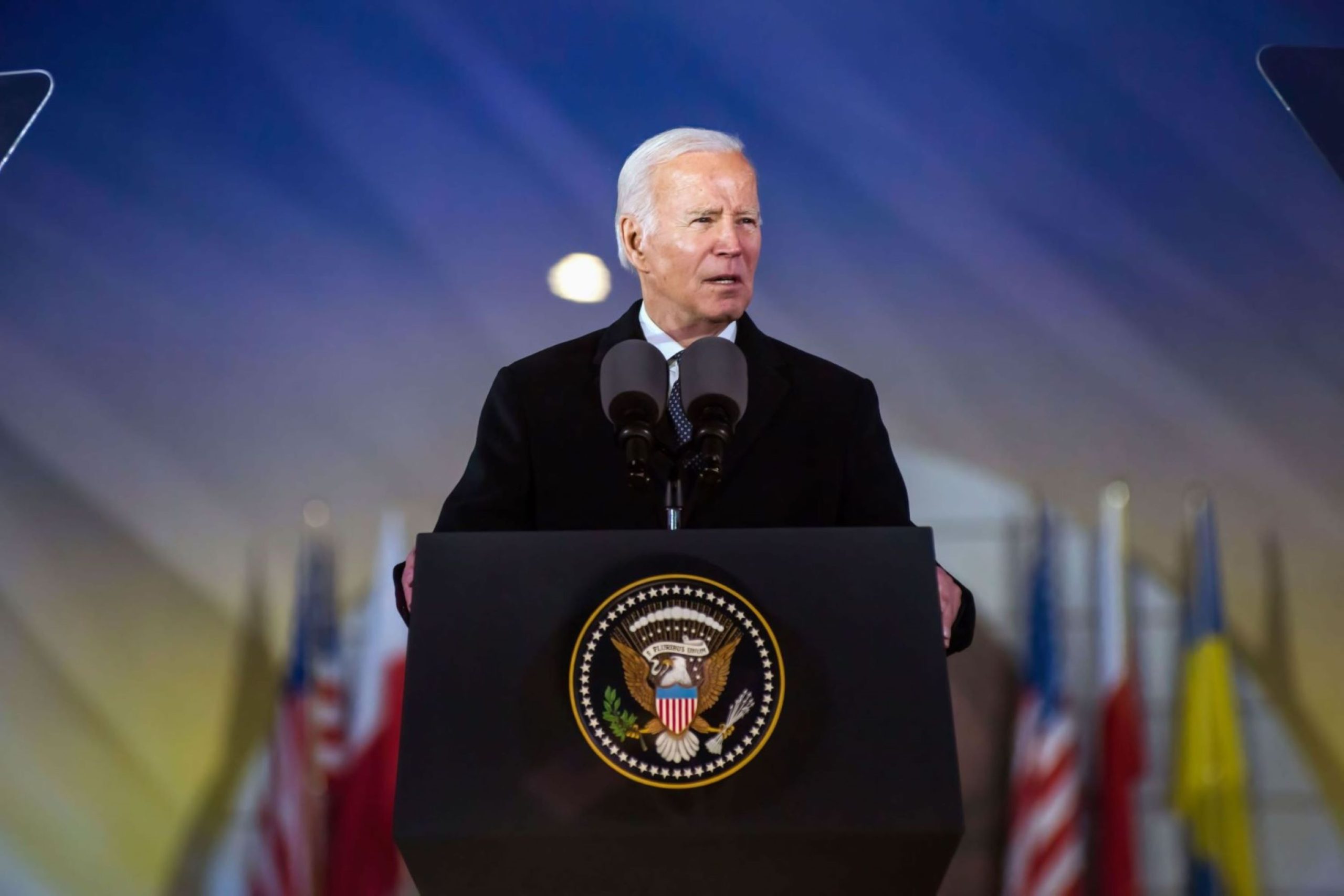 Biden in Warschau: ‘Steun VS aan Oekraïne zal niet stokken’