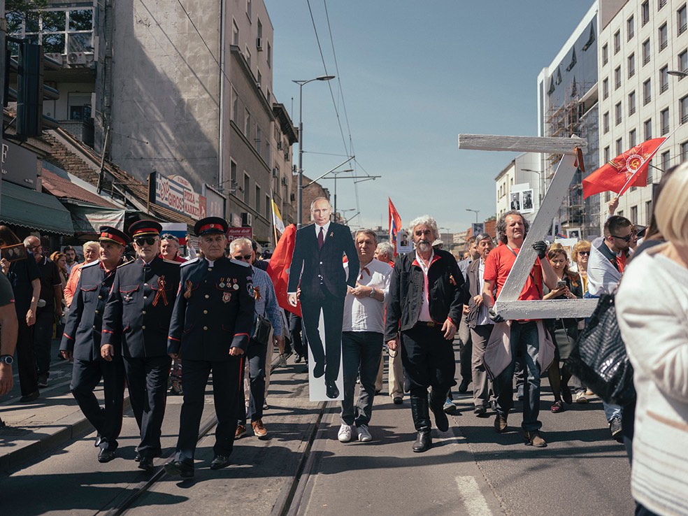 Kremlin spint garen bij brandhaard in Servië en Kosovo