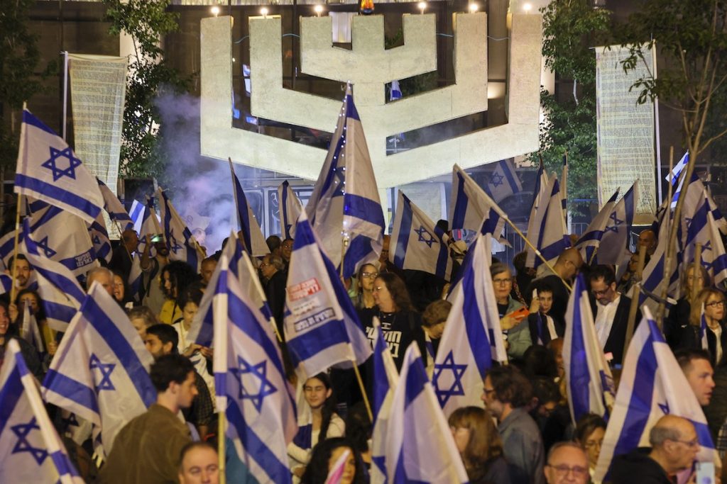 Israël viert 75-jarig bestaan te midden van massale protesten