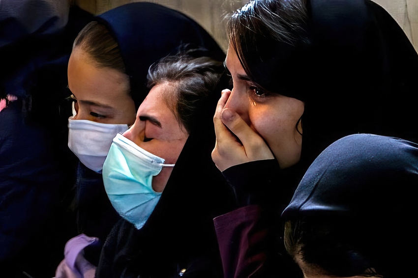 Tientallen meisjes vergiftigd op scholen in Iran