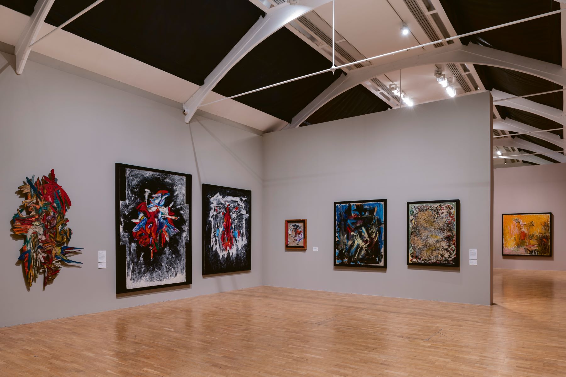 Een tentoonstelling met uitsluitend vrouwen Een tentoonstelling met uitsluitend vrouwen