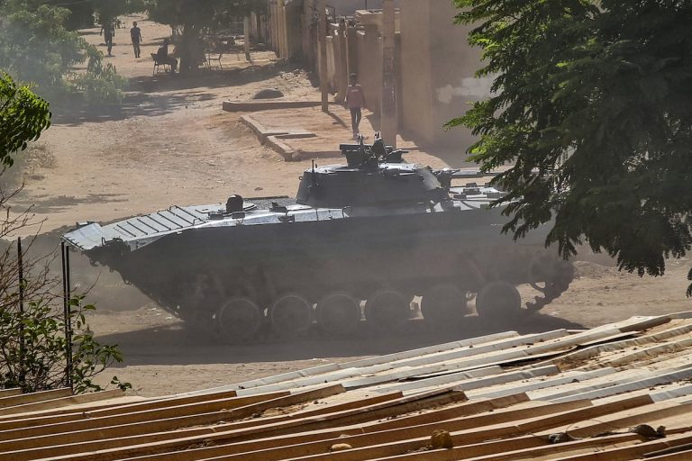 Soedan: luchtaanvallen op Khartoem, leger valt posities RSF aan