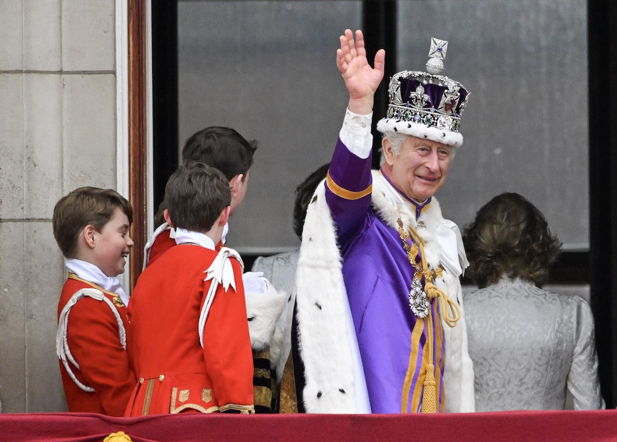 Functioneert de democratie beter onder een koning dan onder een president? Functioneert de democratie beter onder een koning dan onder een president?