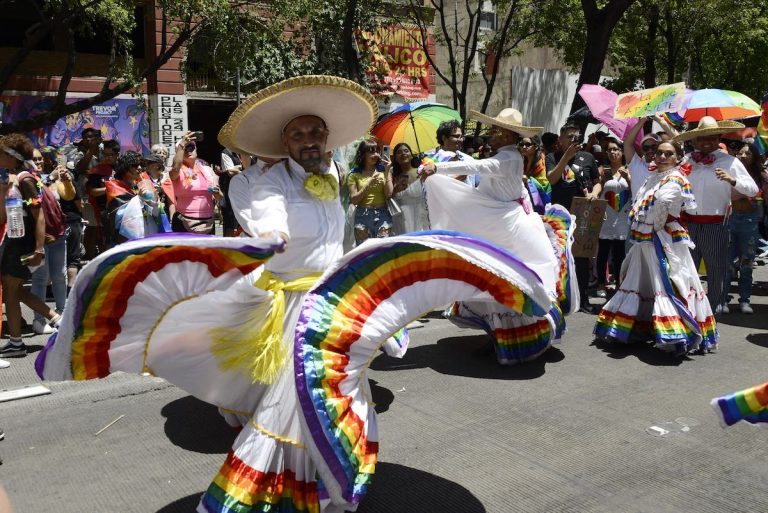 Op gay cowboyconventies in Mexico leren mannen elkaar én hun cultuur kennen