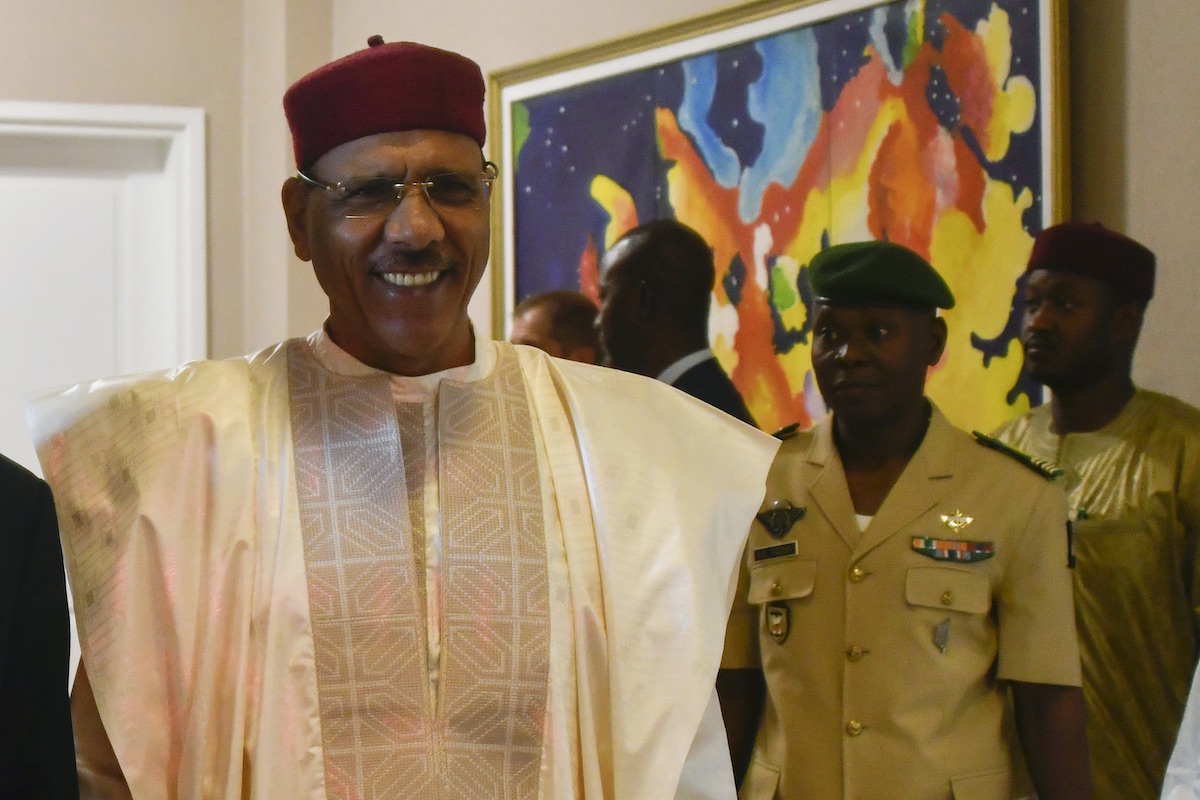 Niger: coupplegers willen afgezette president vervolgen voor ‘hoogverraad’