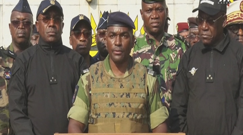 Hoofd presidentiële garde Gabon geïnstalleerd als interim-president na coup