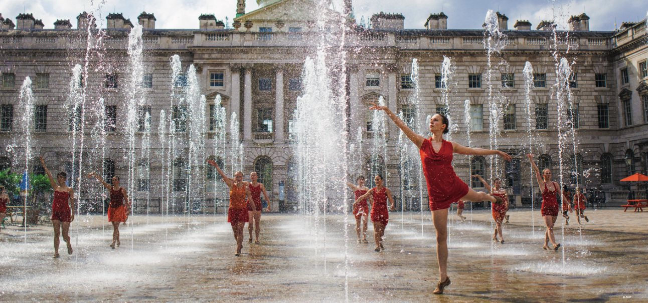 Wereldbeeld: Dansen in de fonteinen van Somerset House