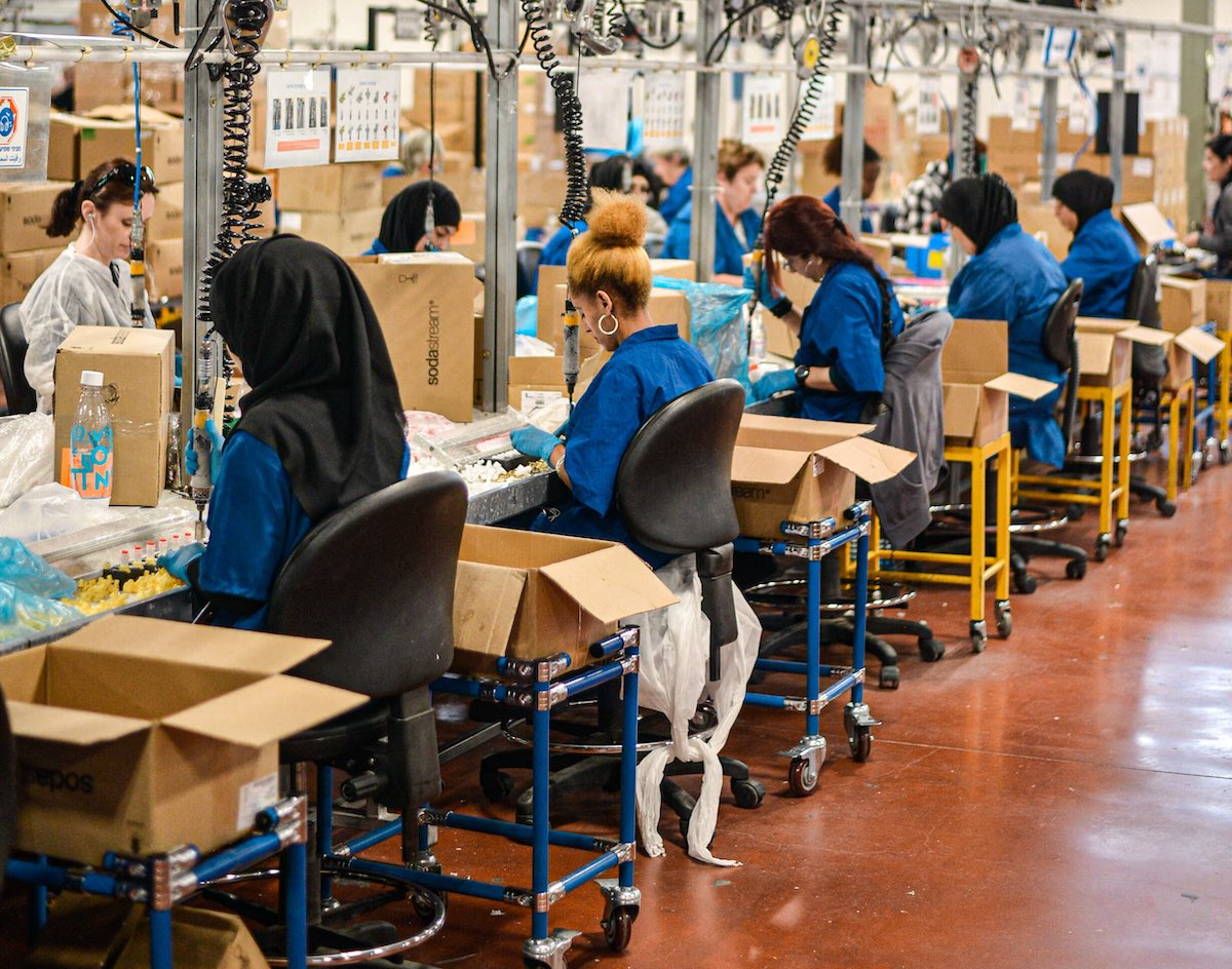 ‘Om onze afhankelijkheid van China te verminderen moeten we weer de fabriek in’