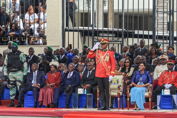 Generaal in Gabon beëdigd als president na staatsgreep