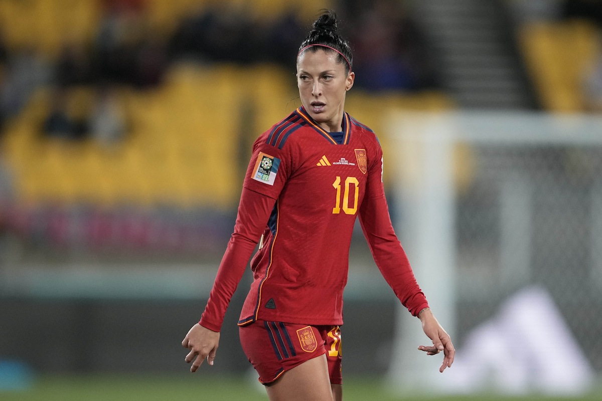 Spaanse voetbalster Hermoso klaagt Rubiales aan voor aanranding vanwege kus