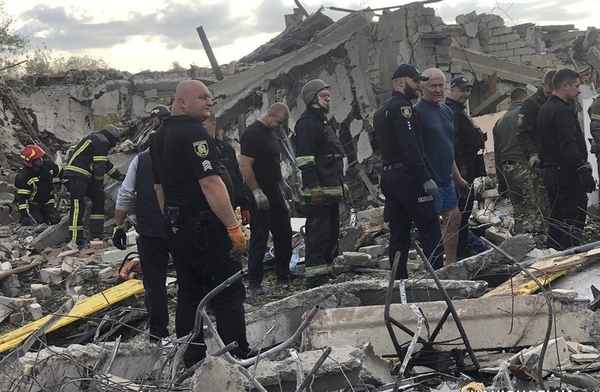 Bijna vijftig doden bij raketaanval Rusland op Oekraïne