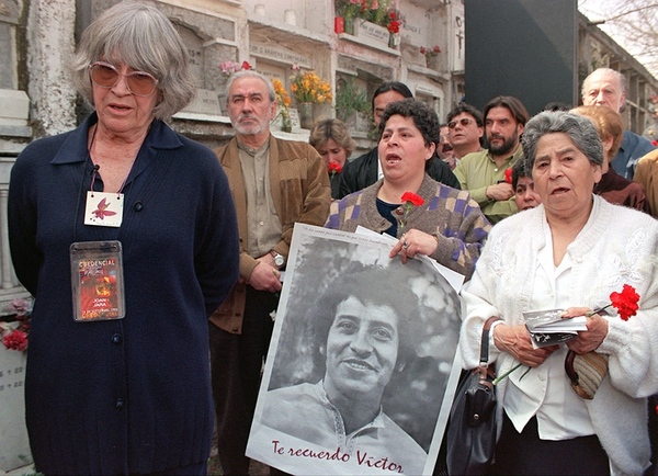 Weduwe van vermoorde Chileense volkszanger Victor Jara overleden Weduwe van vermoorde Chileense volkszanger Victor Jara overleden
