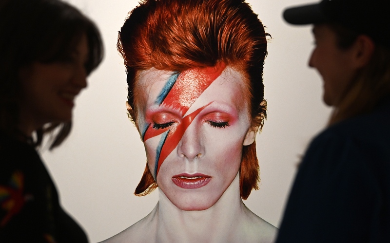 Handgeschreven tekst David Bowie voor ruim 100.000 euro geveild