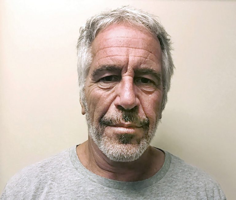 Lijst met namen die banden met Jeffrey Epstein hadden wordt openbaar gemaakt Lijst met namen die banden met Jeffrey Epstein hadden wordt openbaar gemaakt
