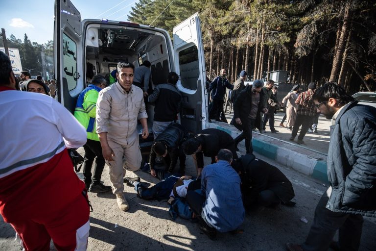 Minstens 103 doden bij dubbele bomaanslag in Iran tijdens herdenking Soleimani